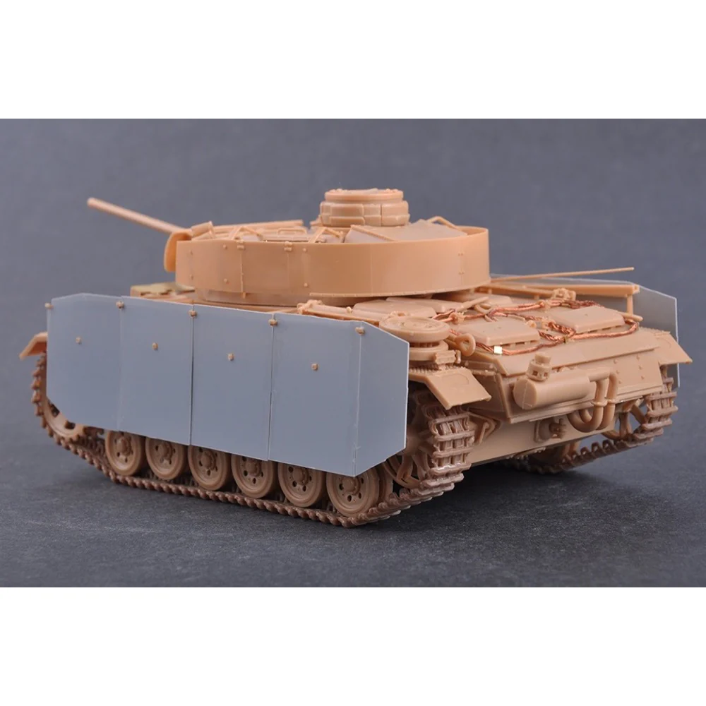 HobbyBoss 1/35 Pz.Kpfw.III Ausf.M Plastic Model Kit - Image 9