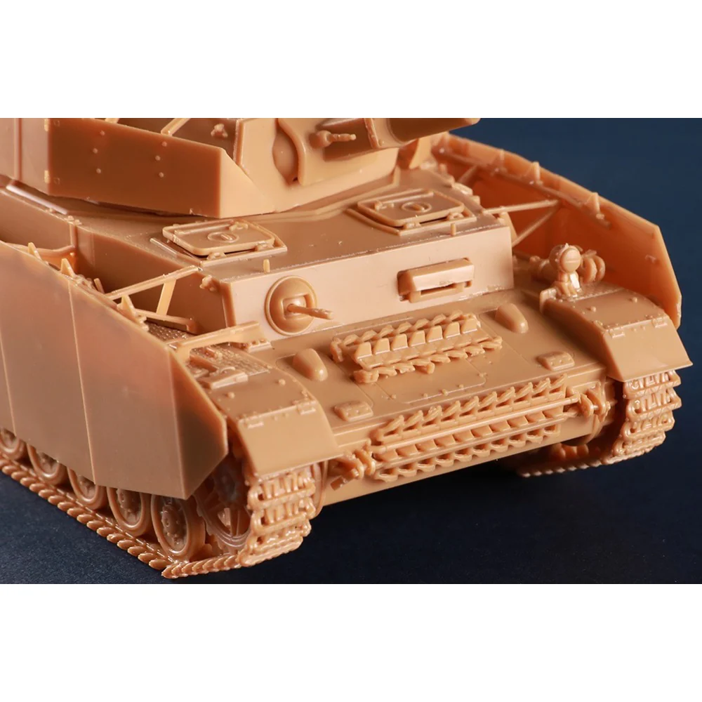 HobbyBoss 1/48 British Challenger II MBT Plastic Model Kit - Image 6