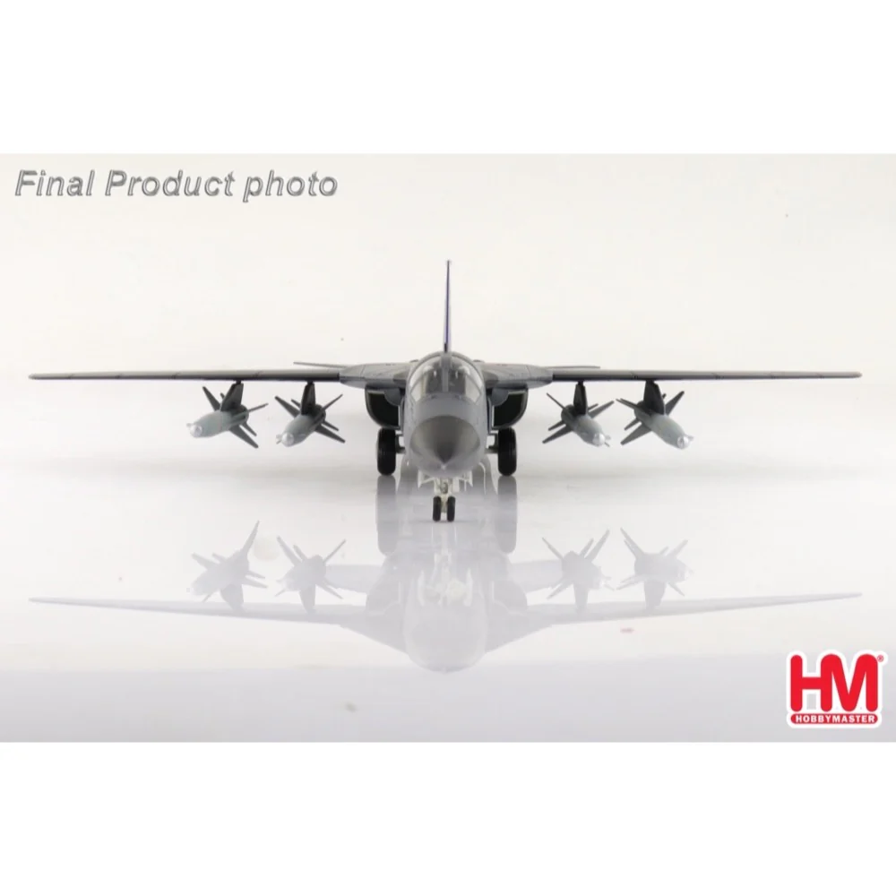 Hobbymaster 3033 1/72 F-111C Pig A8-131 RAAF (1973-2003) (with 4 x AGM-142) - Image 5