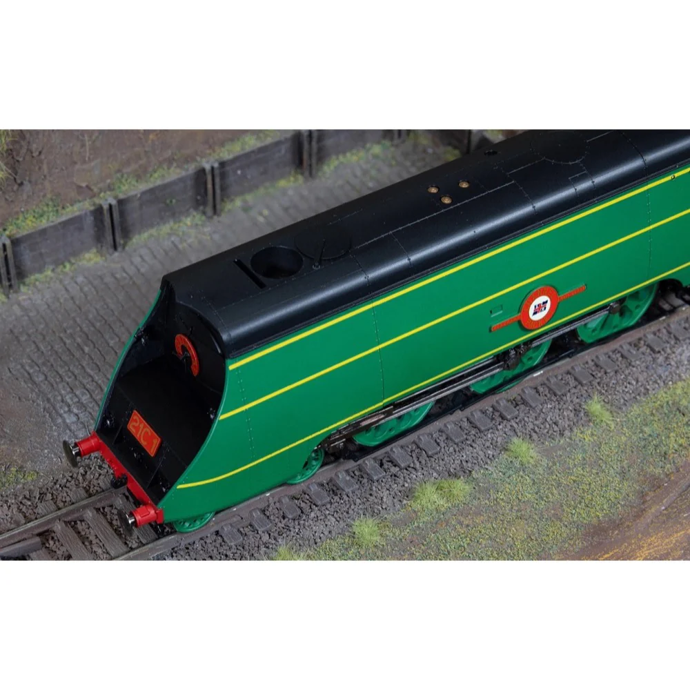 Hornby R30399SS SR Merchant Navy Class 21C1 Channel Packet with Steam Generator - Image 11