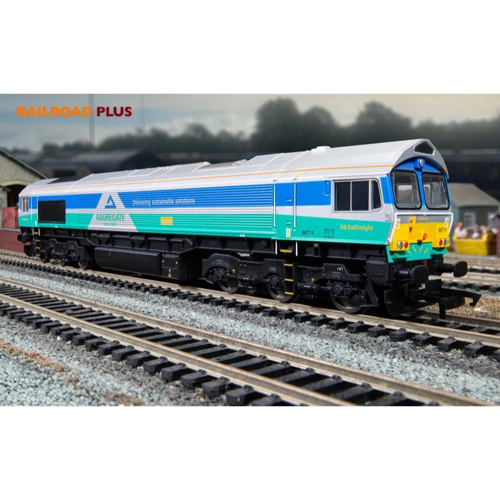 Hornby R30428 OO Railroad Plus: Class 66 - Aggregates industries - 67711 Sence Diesel Locomotive - Image 6
