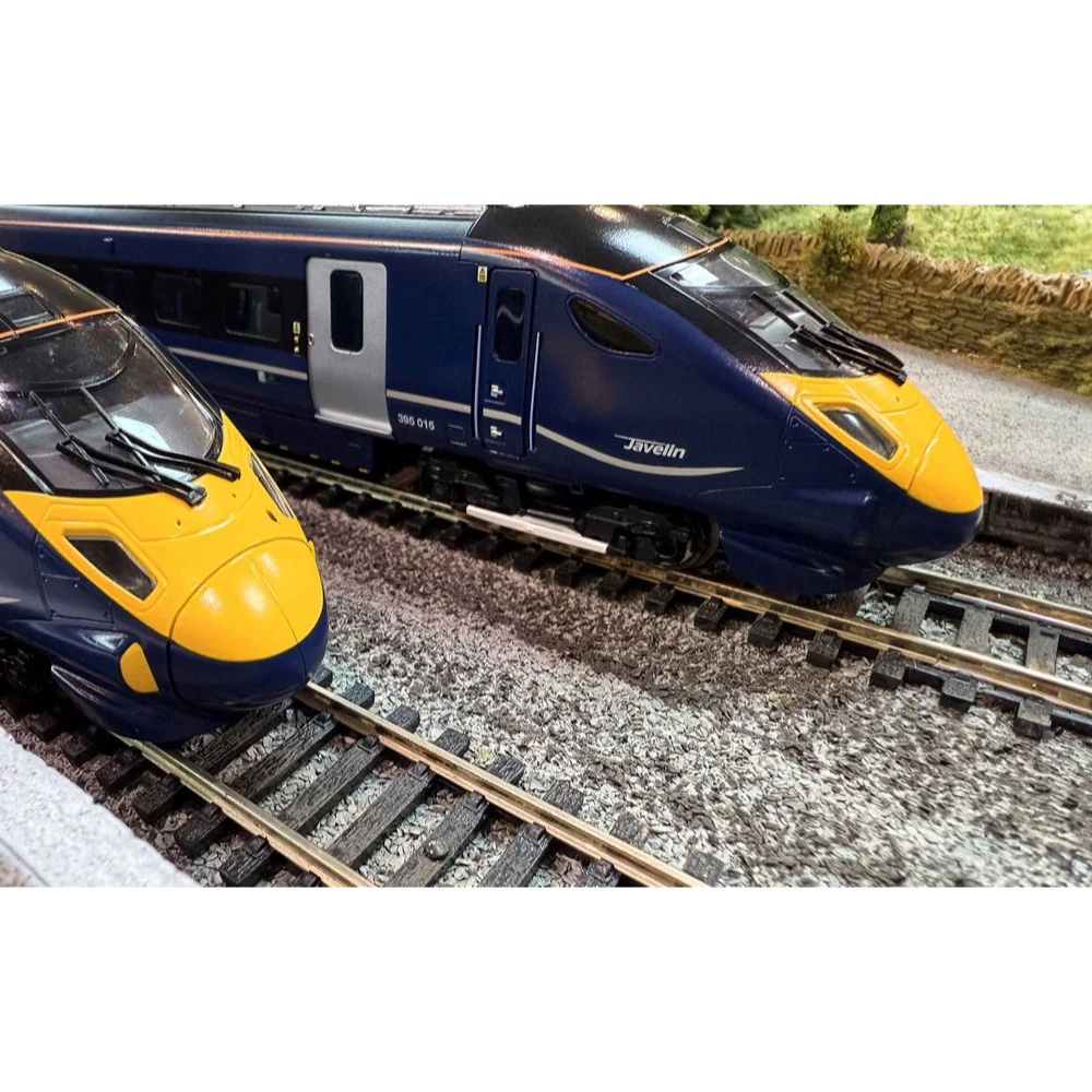 Hornby R30442 OO Southeastern - Class 395 - 395015 4 Car Train Pack (Railway 200) - Image 16