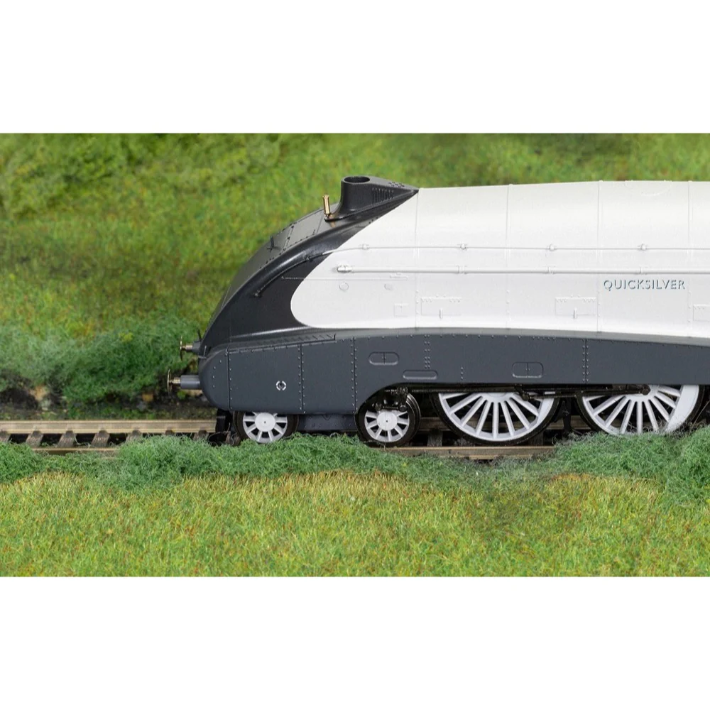 Hornby R30457 OO Dublo LNER Class A4 4-6-2 2510 Quicksilver 90th Anniversary Collection - Image 9
