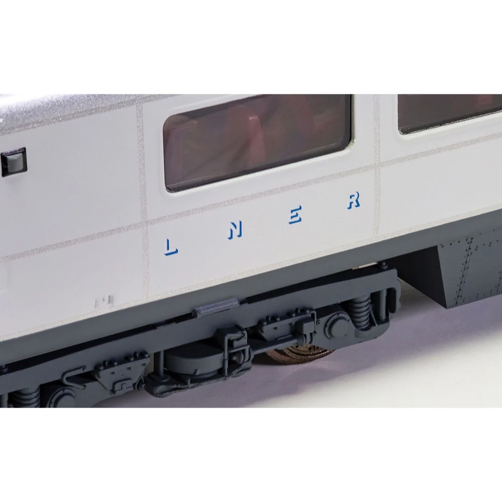 Hornby R40356 OO Platinum Jubilee of HM Queen Elizabeth II Mk3 Sliding Door Trailer Composite Catering ER0052 - Image 4