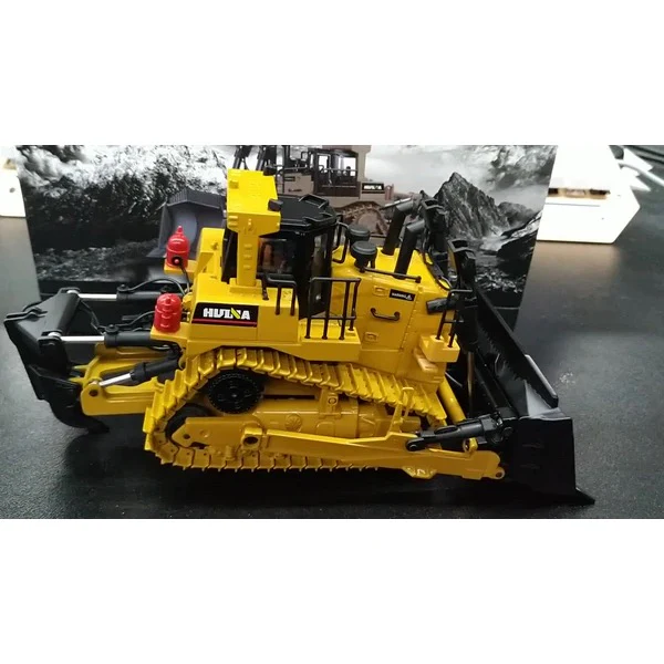 Huina HN1700 1/50 Diecast Heavy Bulldozer - Image 11