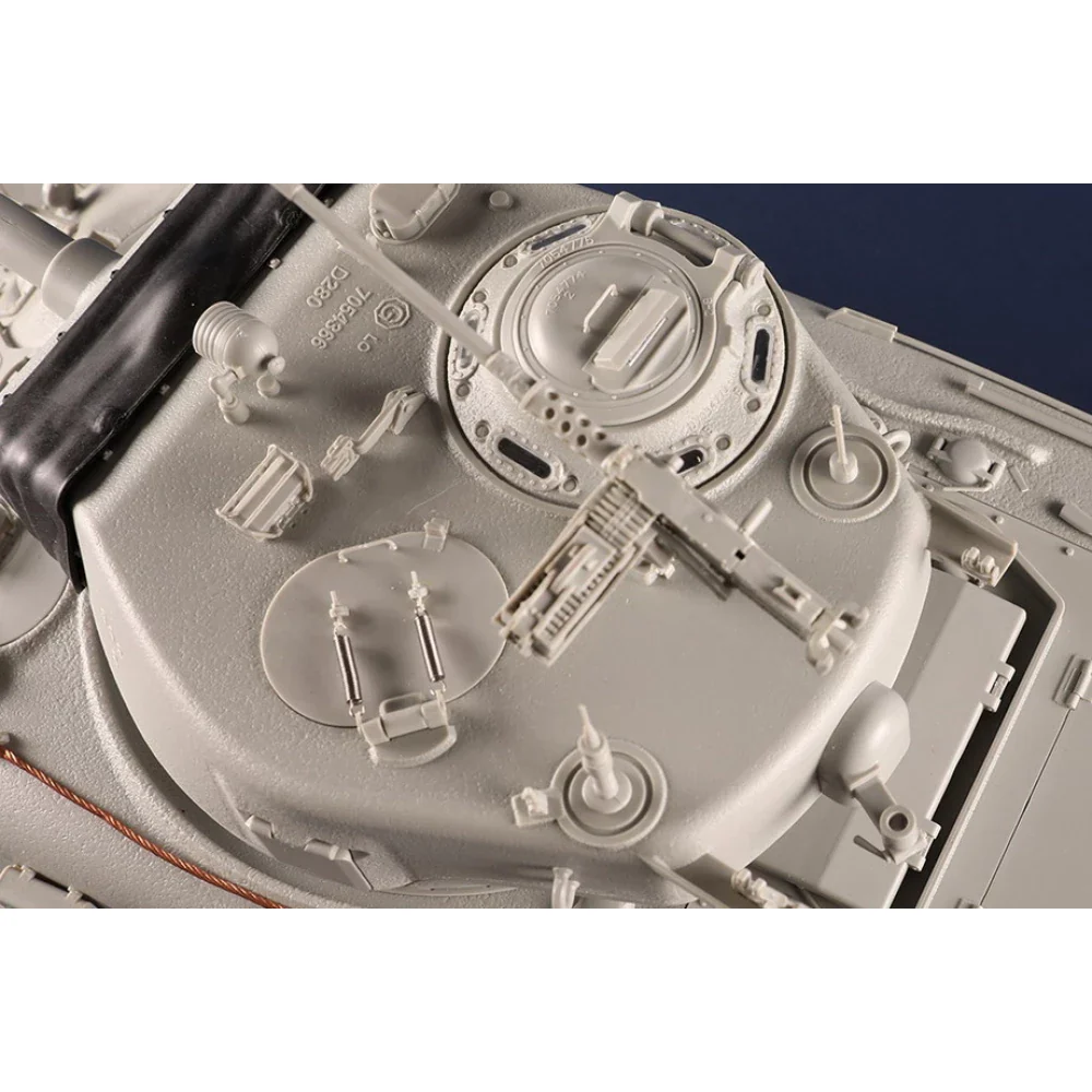 I Love Kit 1/16 M4A1E8 Medium Tank - Image 8