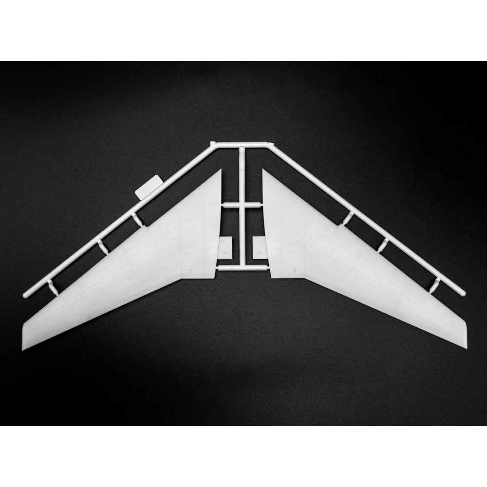 ICM 14405 1/144 Ilyushin-62M Soviet Passenger Aircraft - Image 10