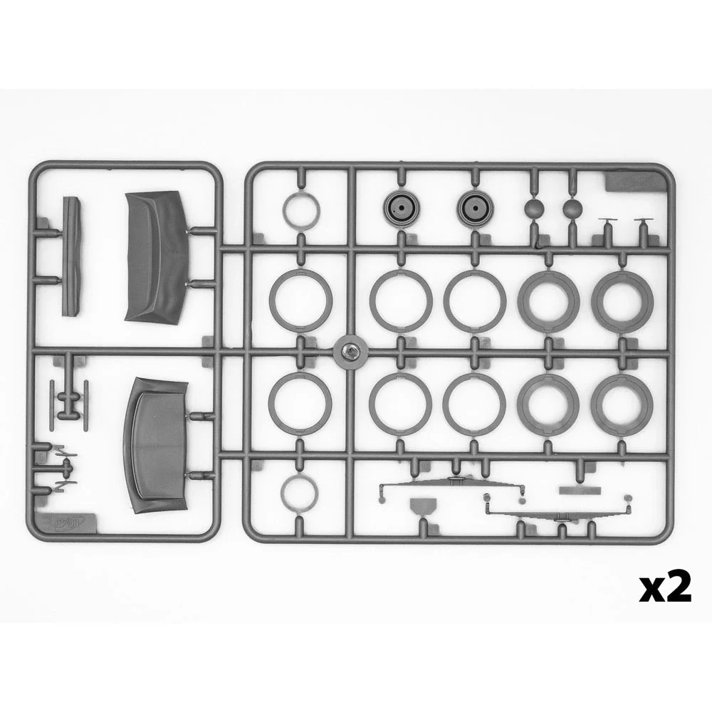 ICM 35471 1/35 Admiral Cabriolet WWII German Staff Car with Figures - Image 13