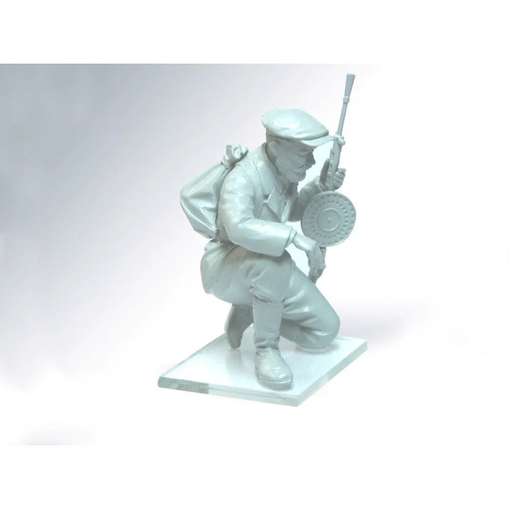 ICM 35631 1/35 WWII Soviet Partisans - Image 5