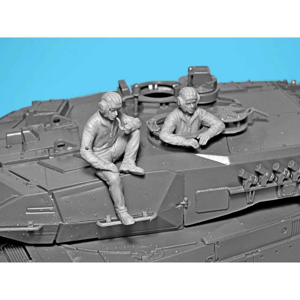 ICM 35757 1/35 Leopard crew of the Armed Forces of Ukraine - Image 5