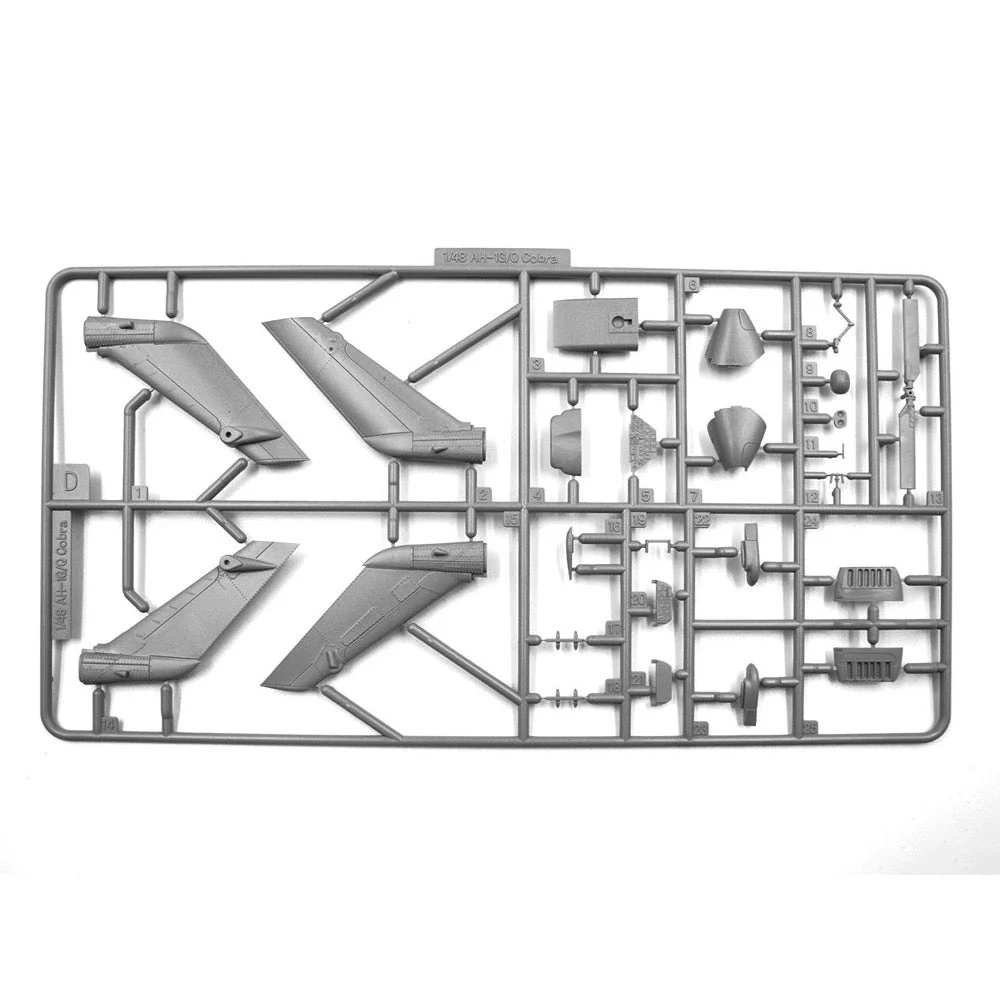 ICM 48298 1/48 AH-1G Cobra and M8A1 US Landing Mat - Image 3