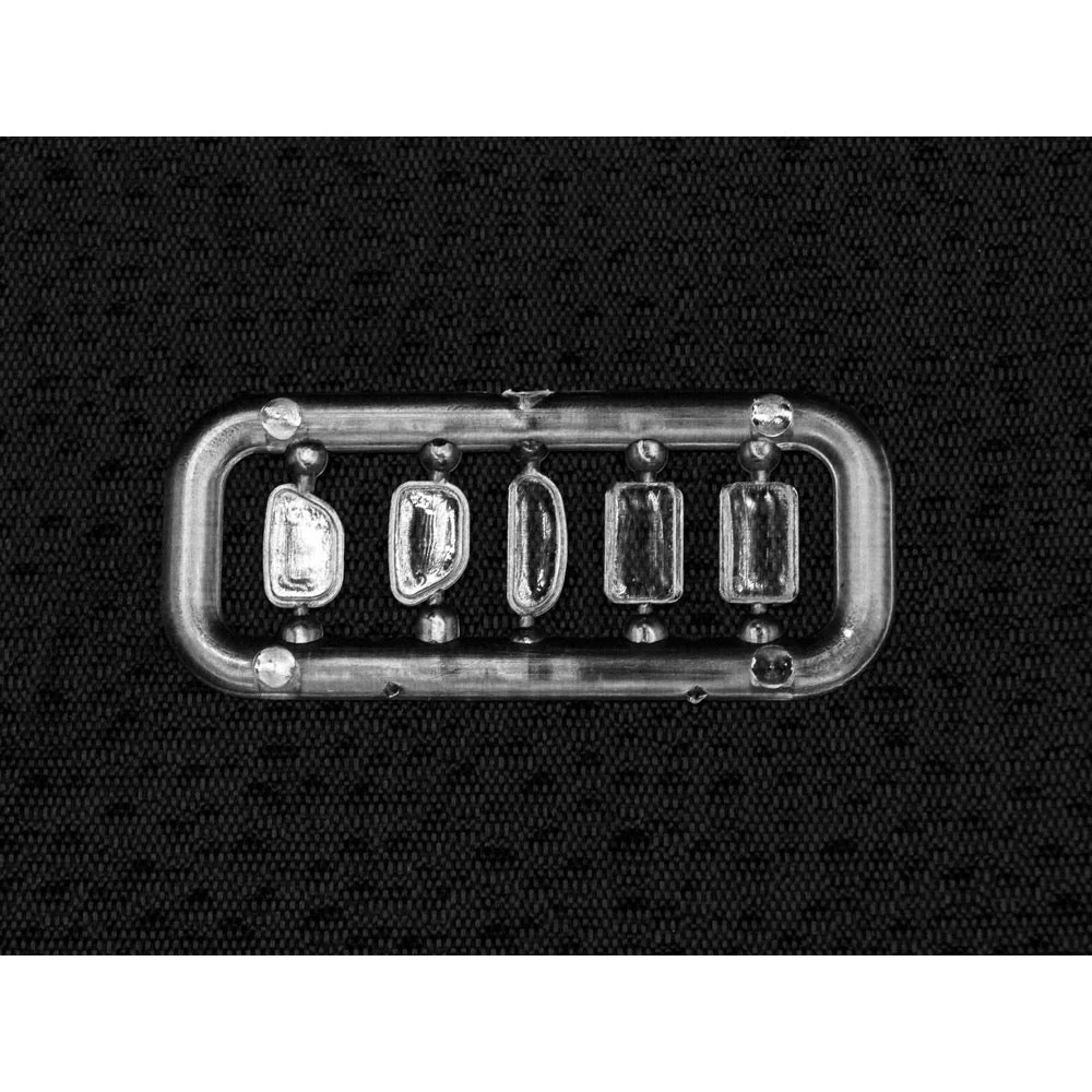 ICM 72561 1/72 ZiL-157 Fuel Truck - Image 6