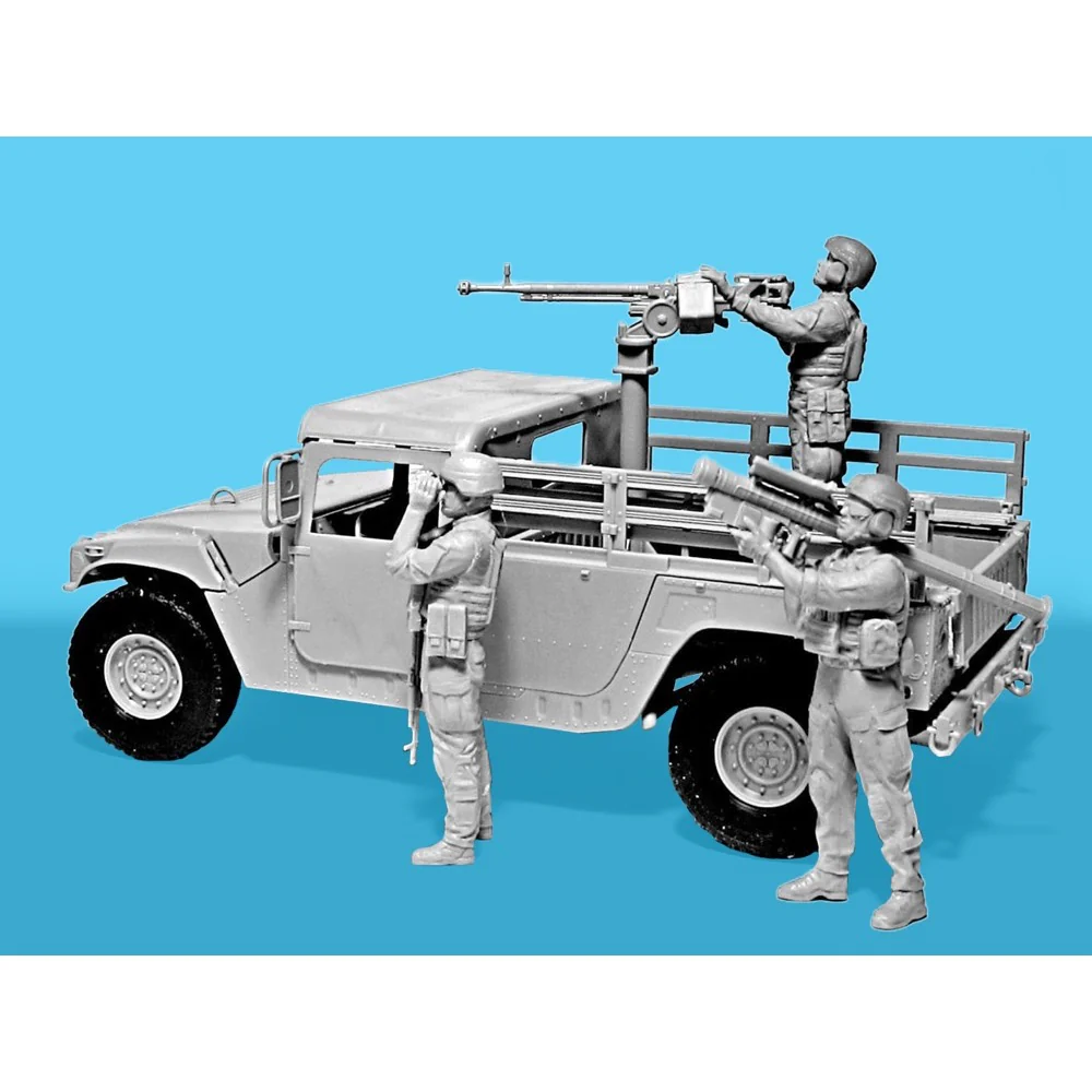 ICM DS3531 1/35 Drone Hunters Humvee M1097A2 Cargo Carrier, DShk & DShKMd crew - Image 7