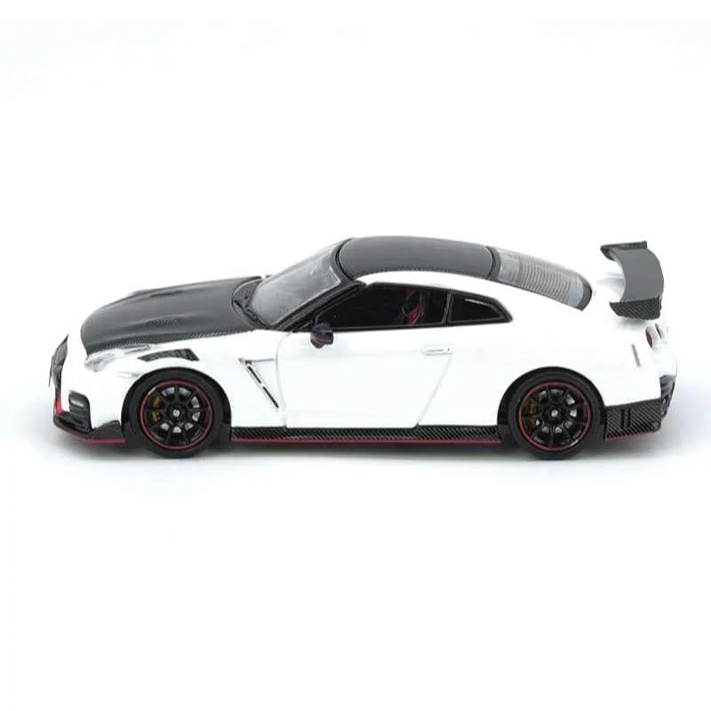 Inno 64-R35N-WHI 1/64 Nissan GT-R R35 Nismo White - Image 3