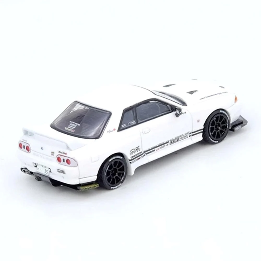 Inno 64-VR32TS-WHITE 1/64 Top Secret VR32 GT-R White - Image 2