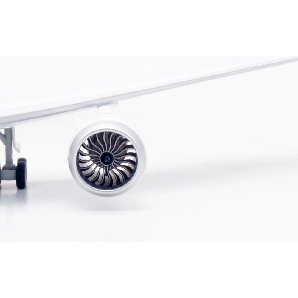 JC wings XX20568 1/200 Qantas Boeing 787-9 Dreamliner Go Australia Reg VH-ZNH With Stand - Image 9