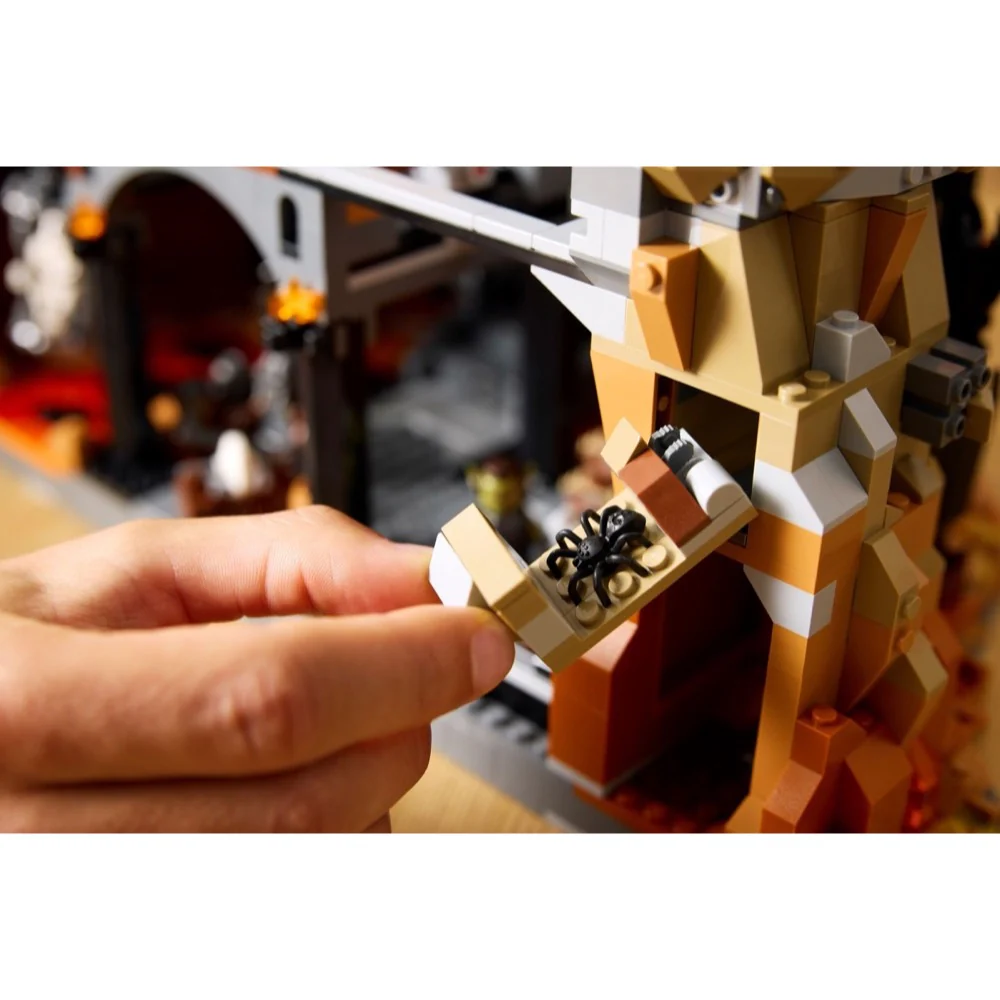 LEGO 10333 Icons The Lord of the Rings: Barad-dûr™ - Image 18