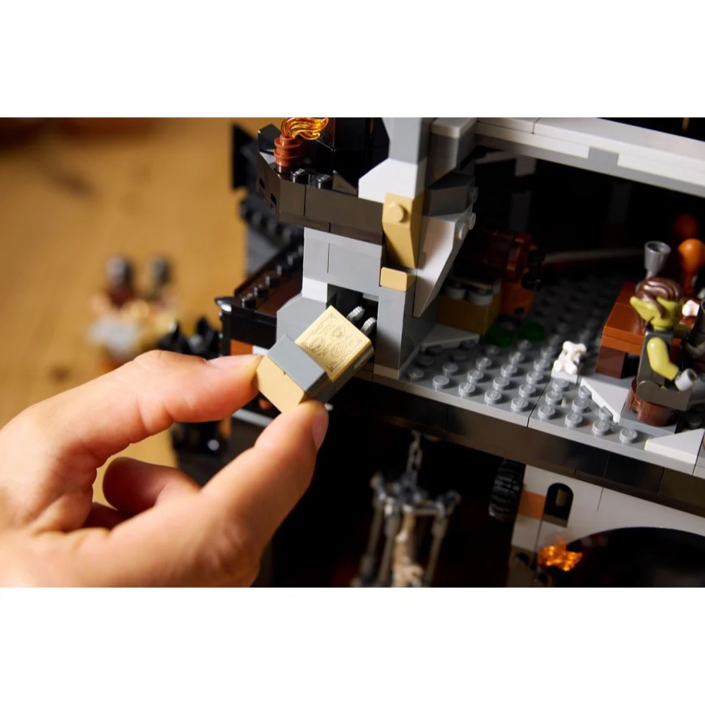 LEGO 10333 Icons The Lord of the Rings: Barad-dûr™ - Image 19