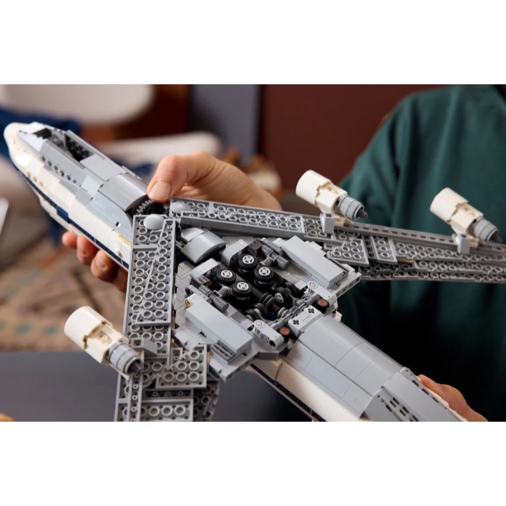 Lego 10360 Icons Shuttle Carrier Aircraft - Image 10