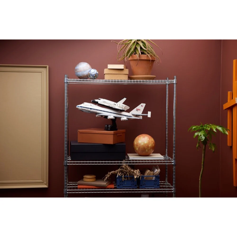 Lego 10360 Icons Shuttle Carrier Aircraft - Image 15