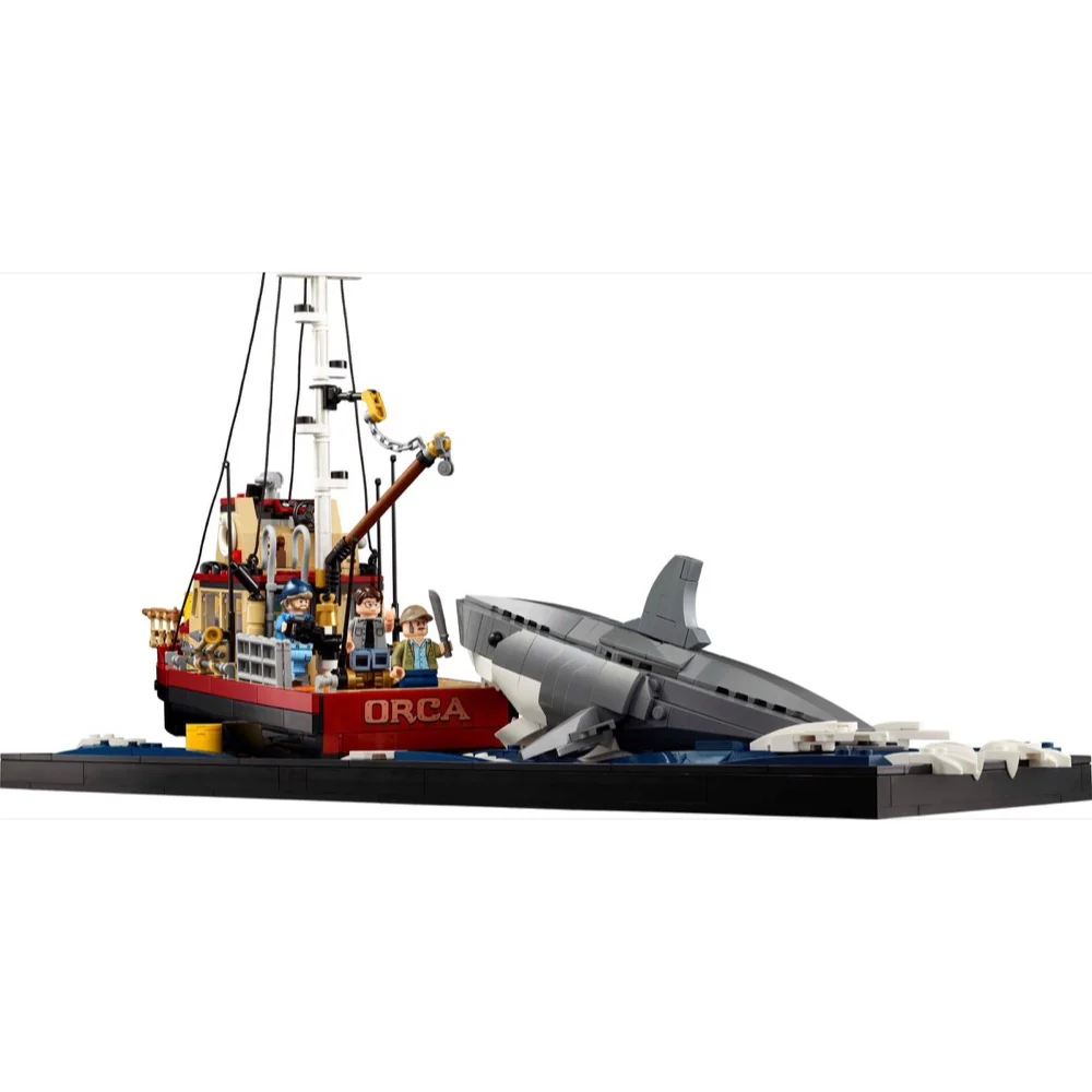 LEGO 21350 Ideas Jaws - Image 13