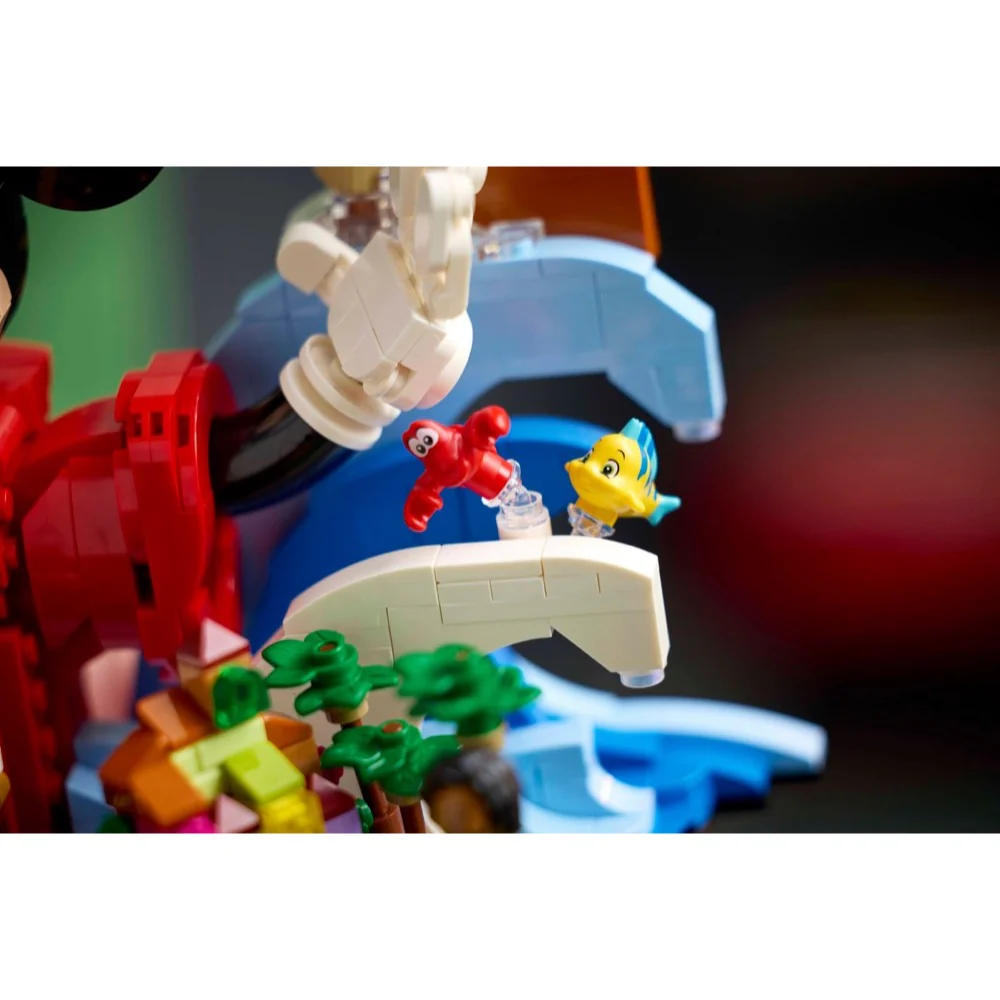 LEGO 21352 Ideas Magic of Disney - Image 11