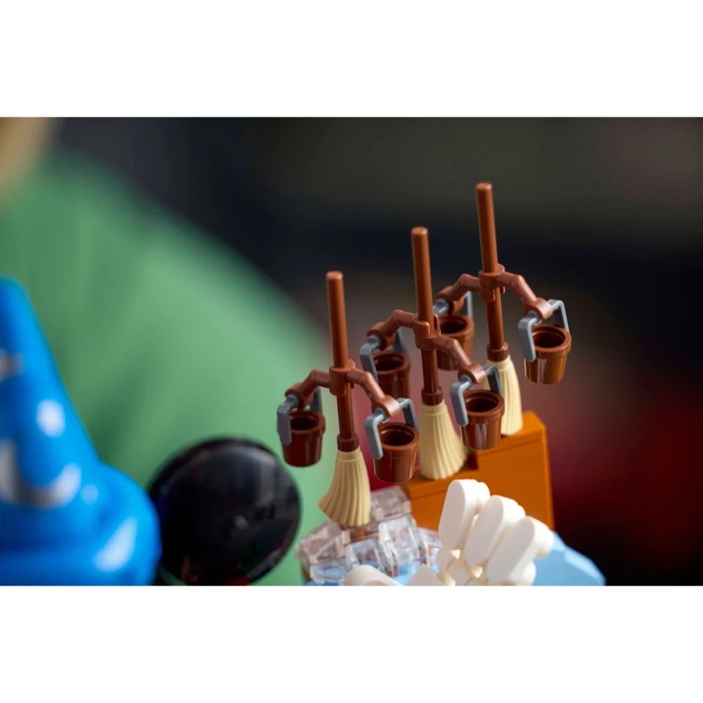 LEGO 21352 Ideas Magic of Disney - Image 12