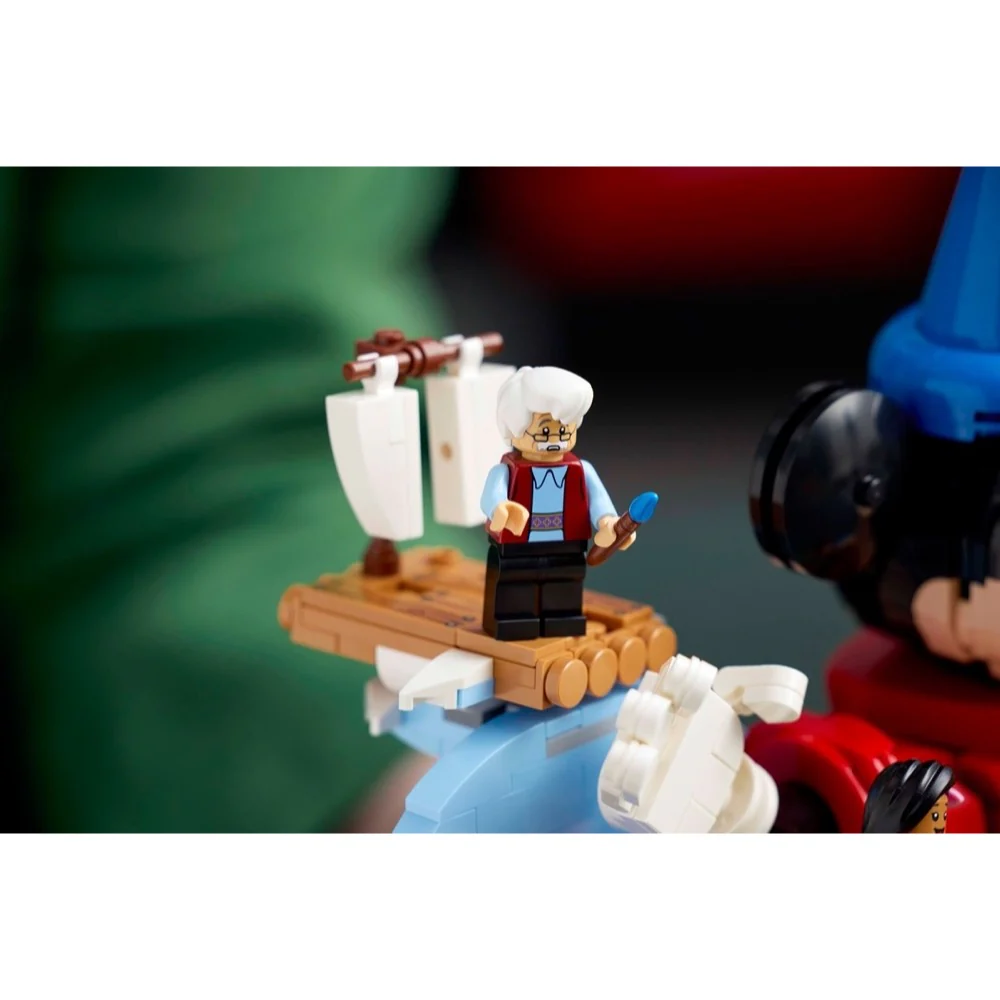 LEGO 21352 Ideas Magic of Disney - Image 13