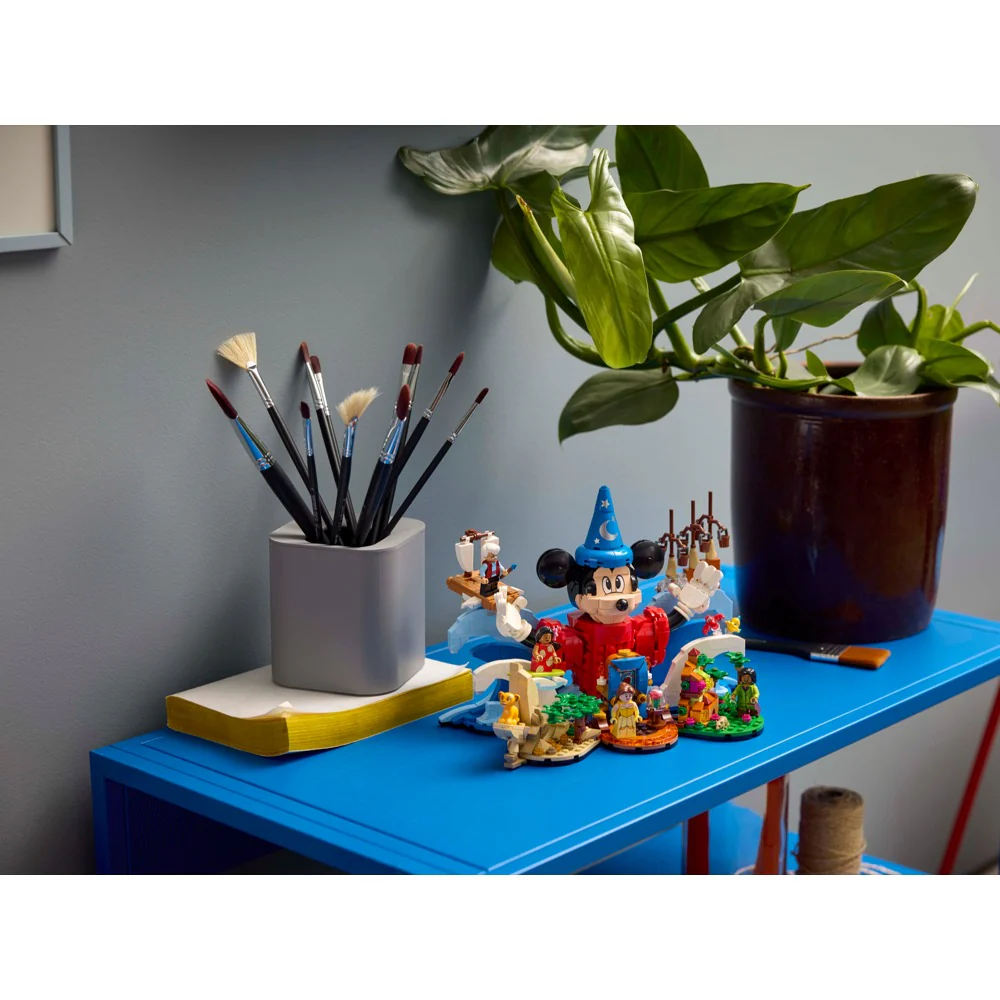 LEGO 21352 Ideas Magic of Disney - Image 14