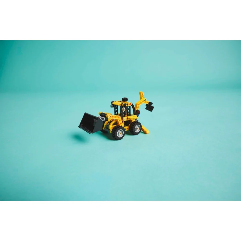 LEGO 42197 Technic Backhoe Loader - Image 10