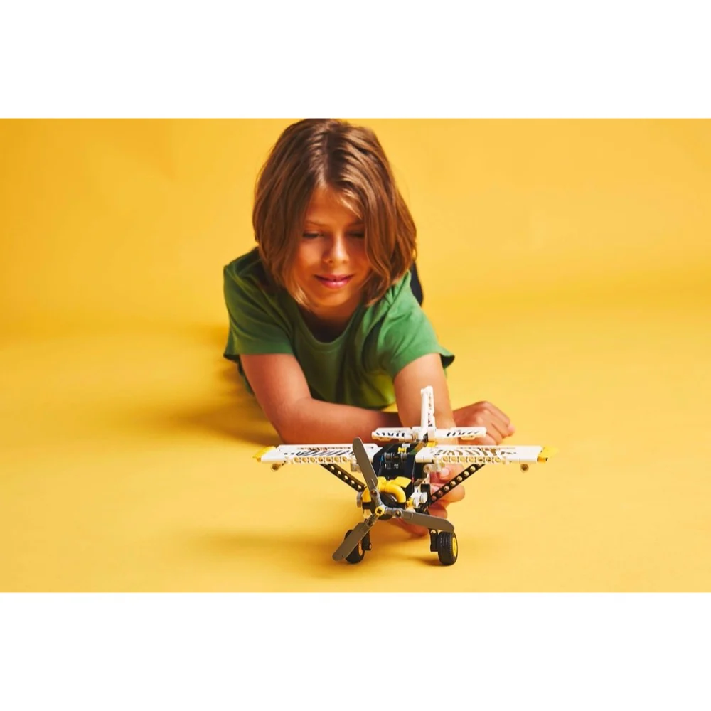 LEGO 42198 Technic Bush Plane - Image 7