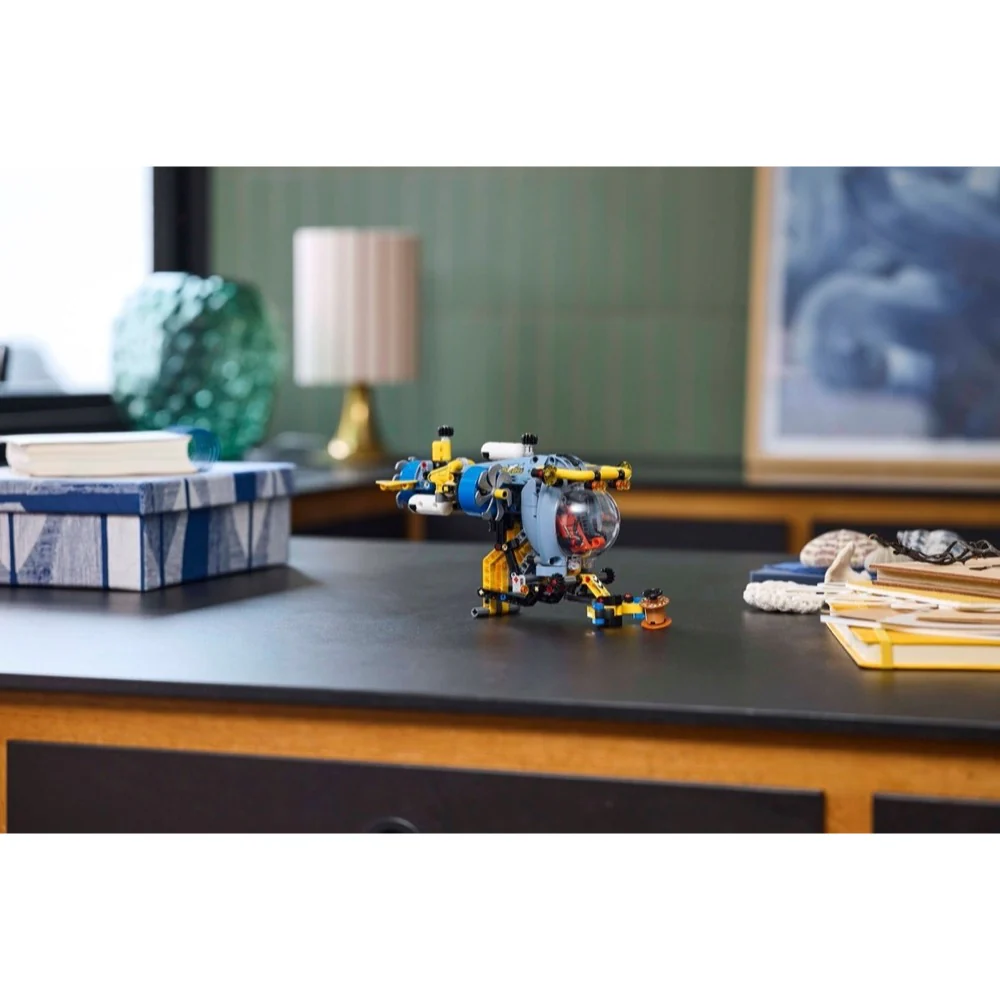 LEGO 42201 Technic Deep-Sea Research Submarine - Image 13