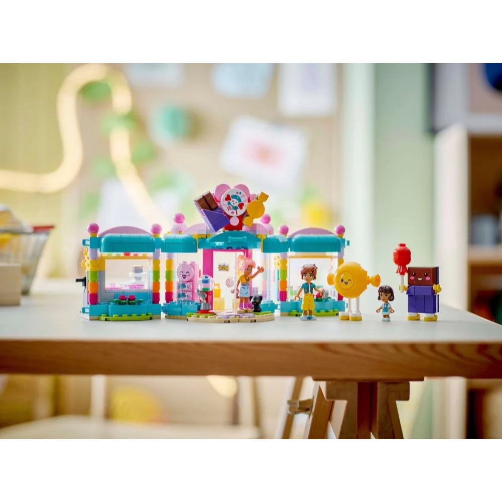 LEGO 42649 Friends Heartlake City Candy Store - Image 10