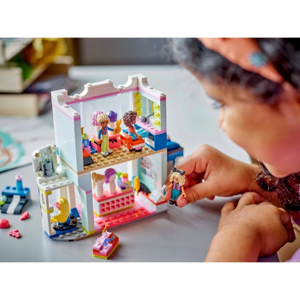 LEGO 42662 Friends Hair Salon and Accessories Store - Image 11