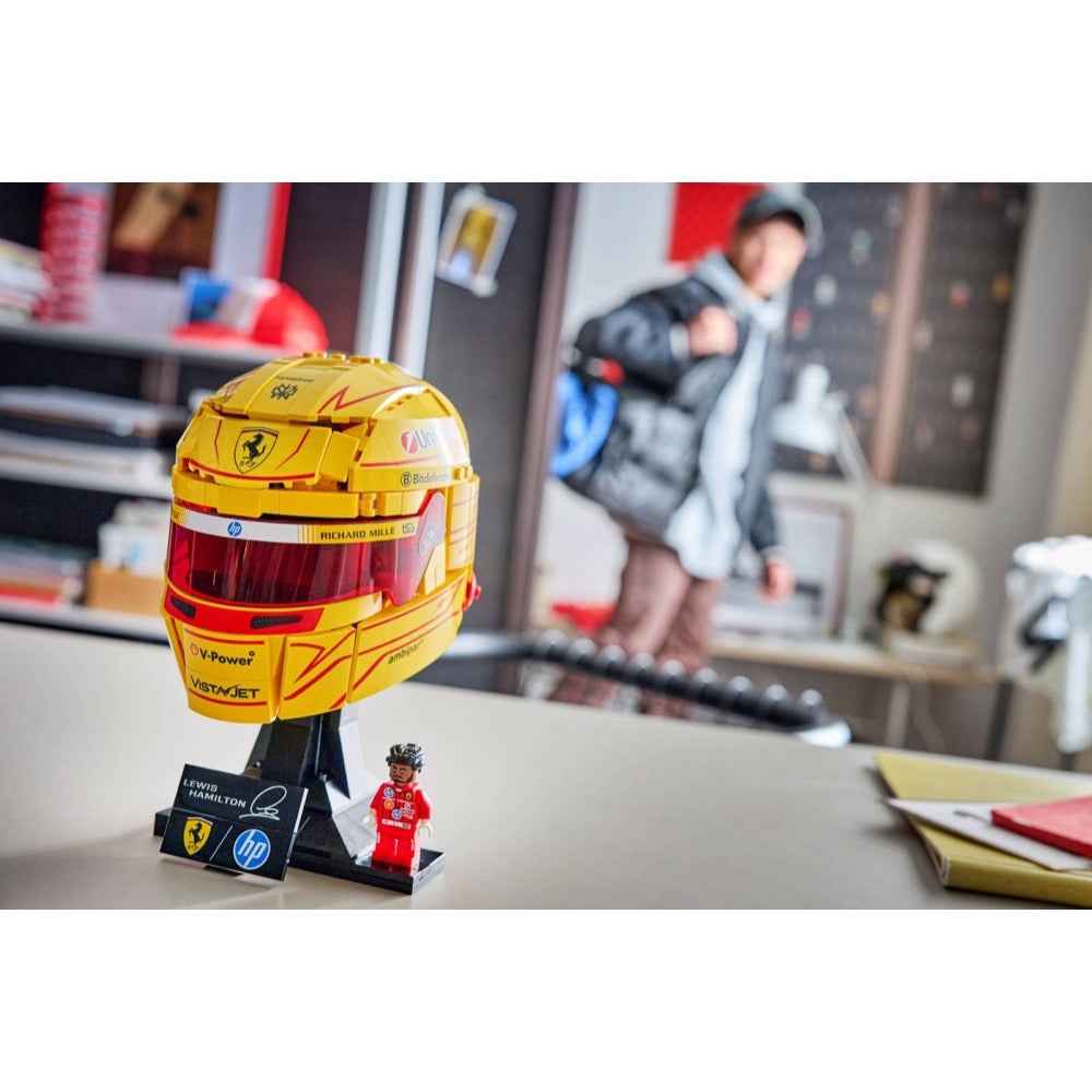 LEGO 43022 Scuderia Ferrari HP Lewis Hamilton Helmet - Image 12