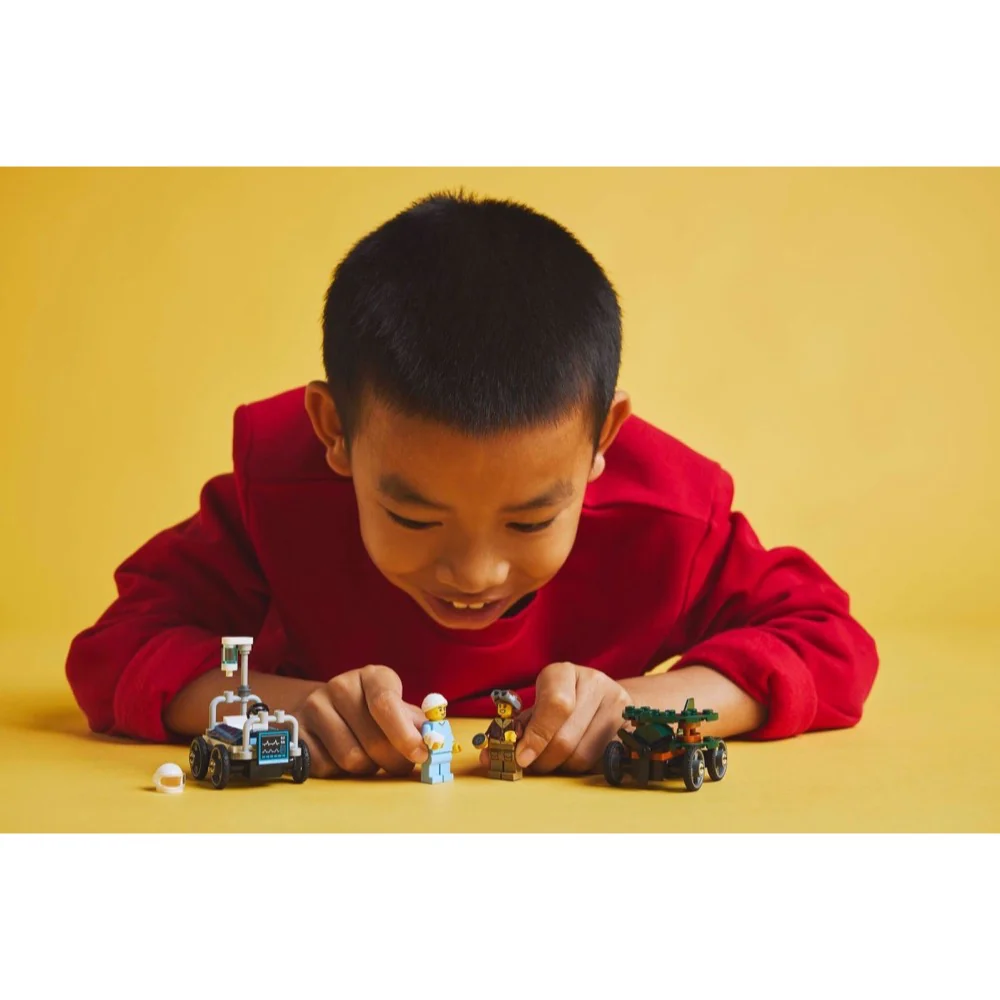 LEGO 60459 City Airplane vs. Hospital Bed Race Car Pack - Image 6