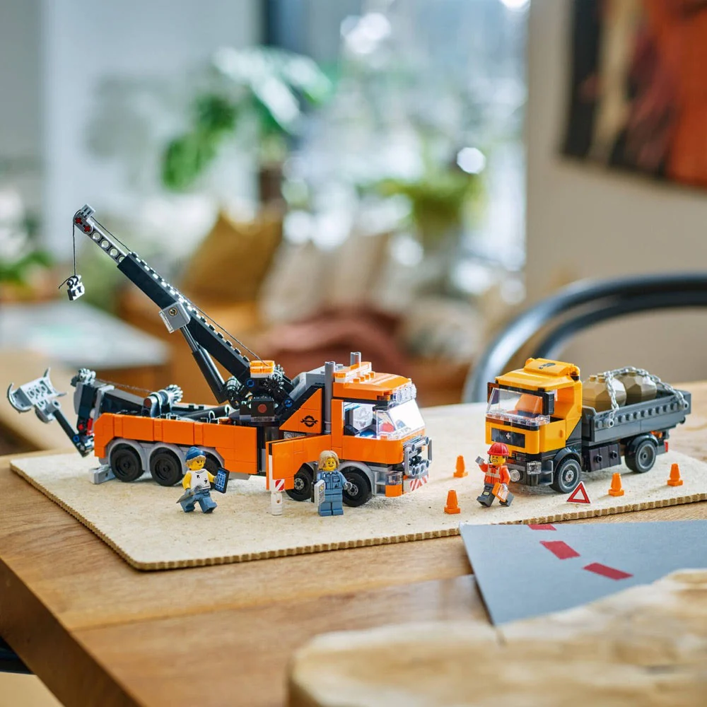 Lego 60467 City Heavy-Duty Recovery Tow Truck with Crane - Image 10
