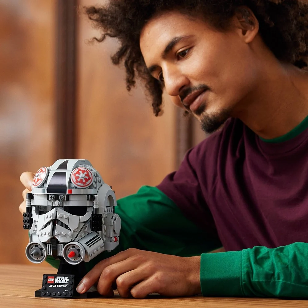 Lego 75429 Star Wars TM AT-AT Driver Helmet - Image 6