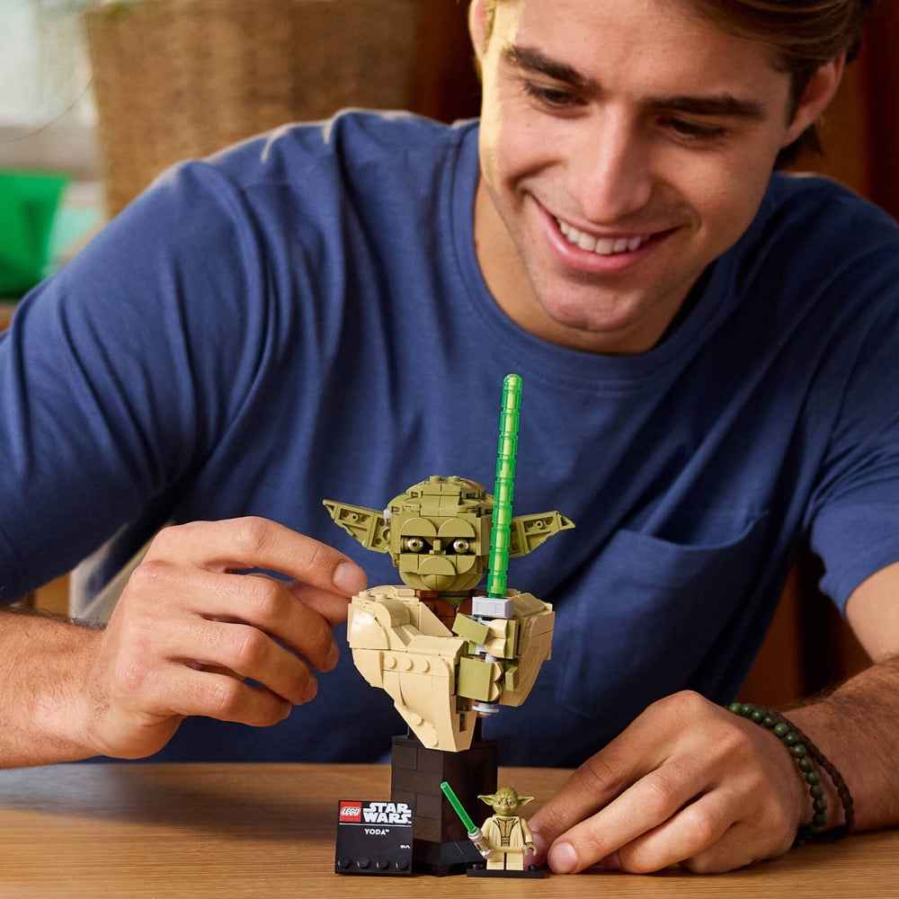 LEGO 75438 Yoda Bust - Image 10
