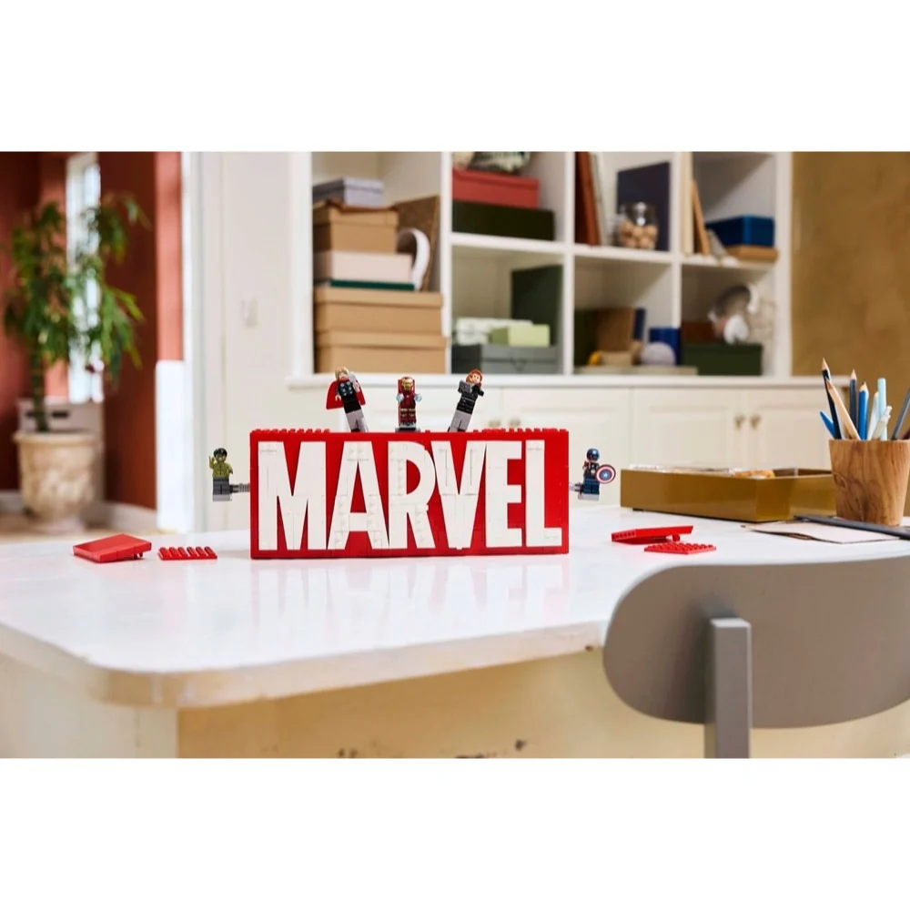 LEGO 76313 Super Heroes Marvel MARVEL Logo & Minifigures - Image 10