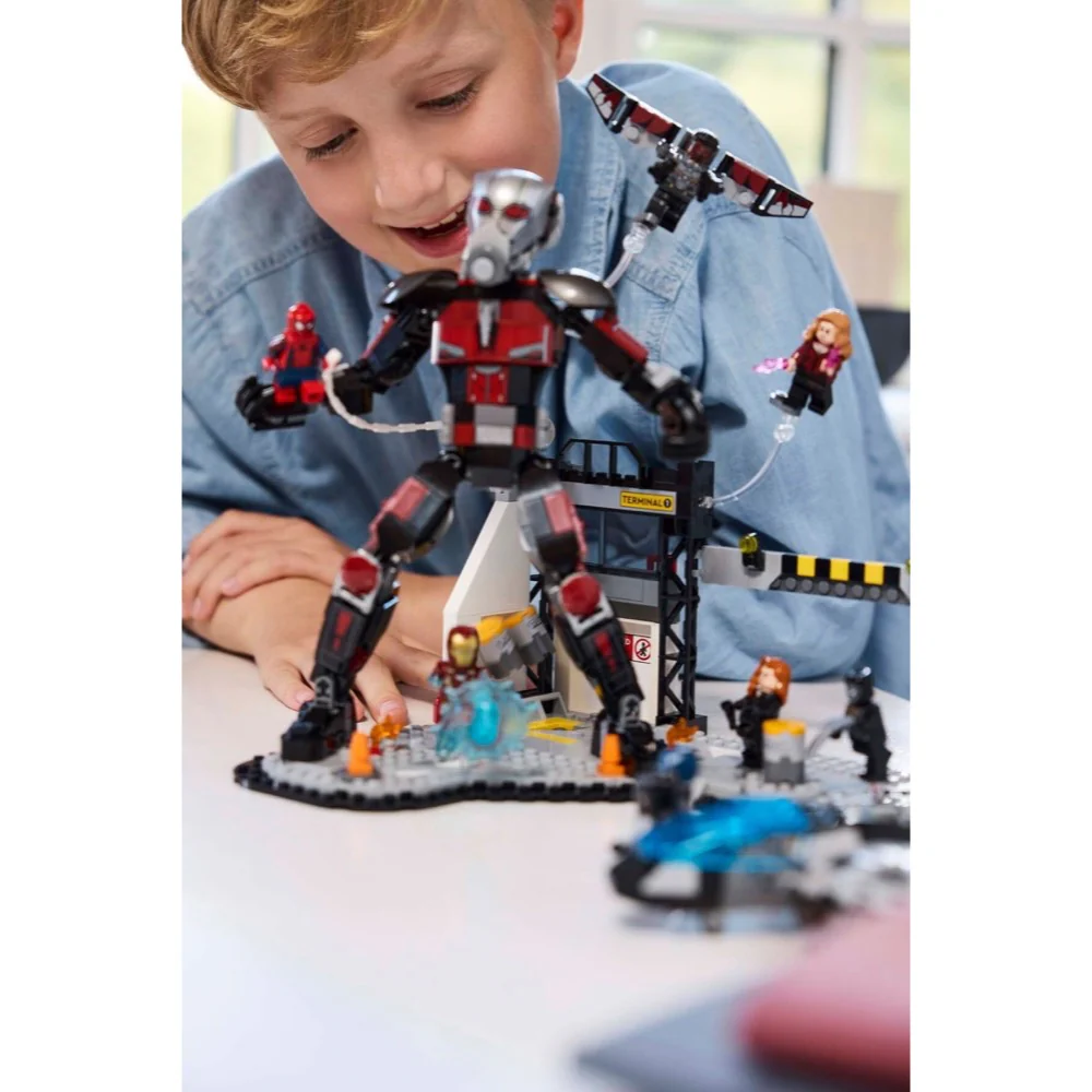 LEGO 76314 Super Heroes Marvel Captain America: Civil War Action Battle - Image 8