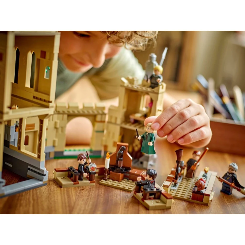 LEGO 76447 Harry Potter Hogwarts™ Castle Flying Lessons - Image 7