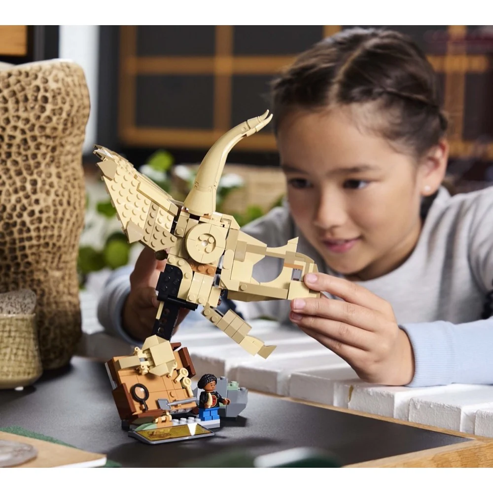 LEGO 76969 Jurassic World Dinosaur Fossils Triceratops Skull - Image 6