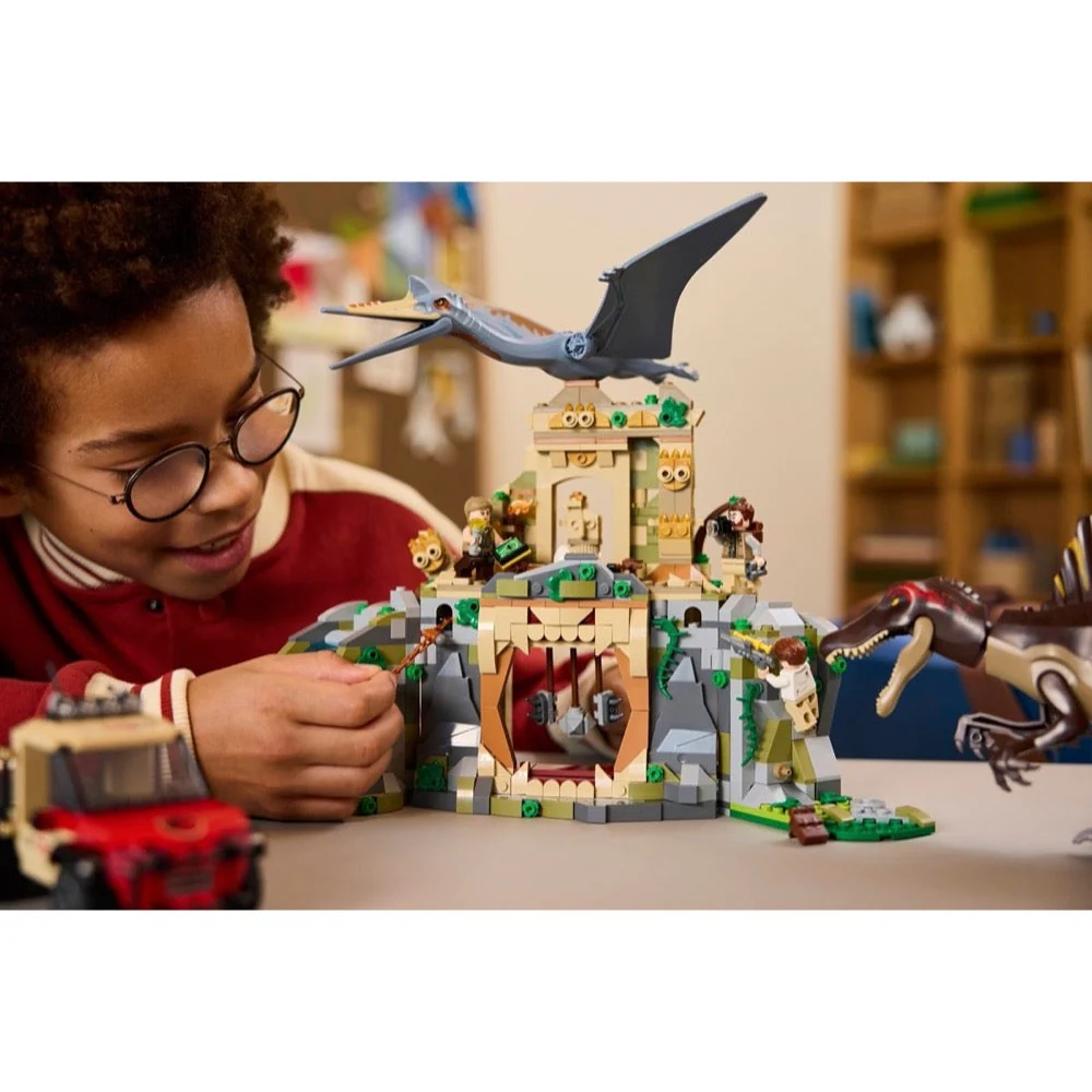 Lego 76976 Jurrasic World Spinosaurus & Quetzalcoatlus Air Mission - Image 4