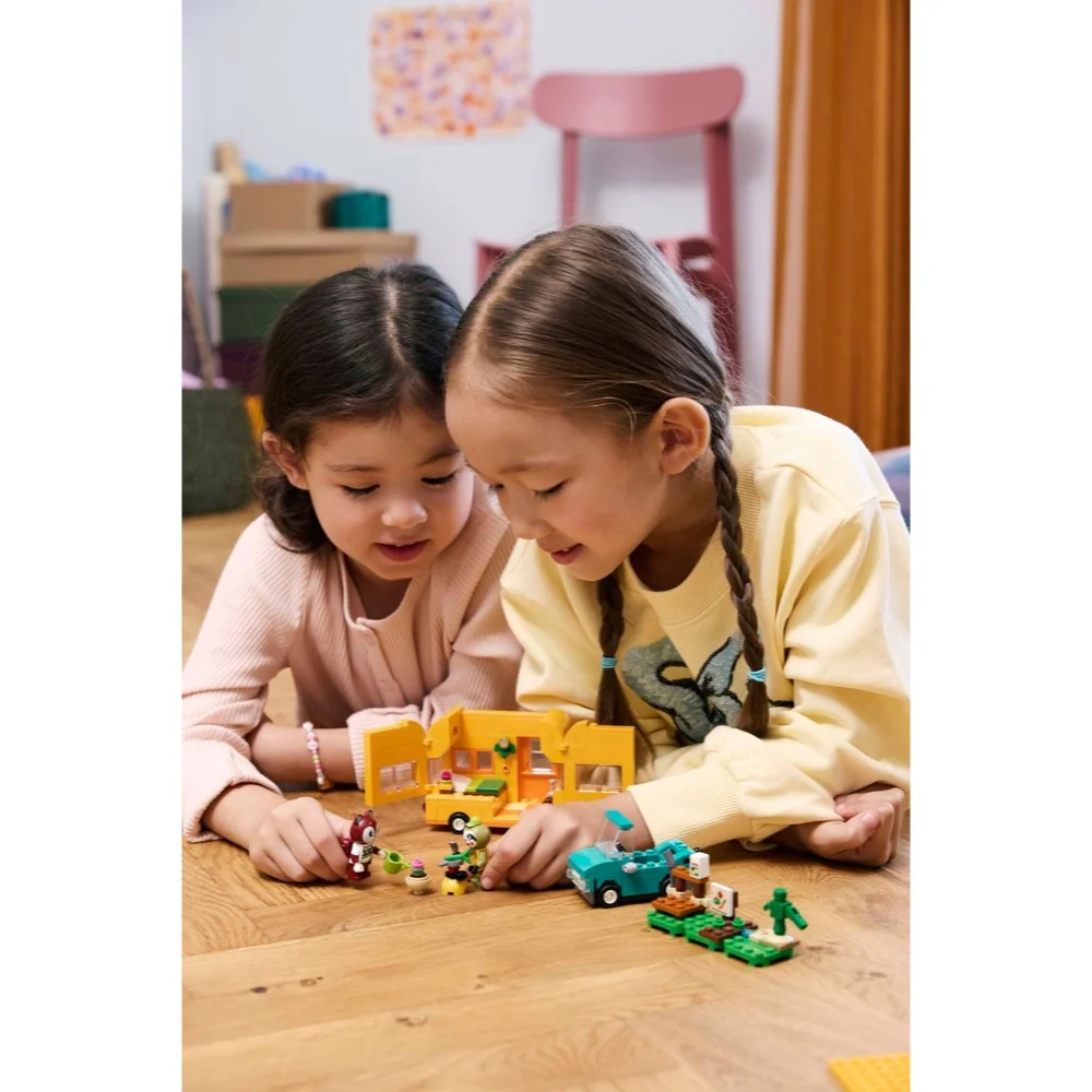 LEGO 77054 Animal Crossing Leif's Caravan & Garden Shop - Image 8