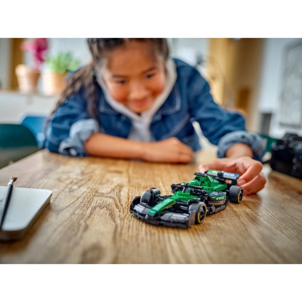 Lego 77245 Speed Champions Aston Martin Aramco F1 AMR24 Race Car - Image 6
