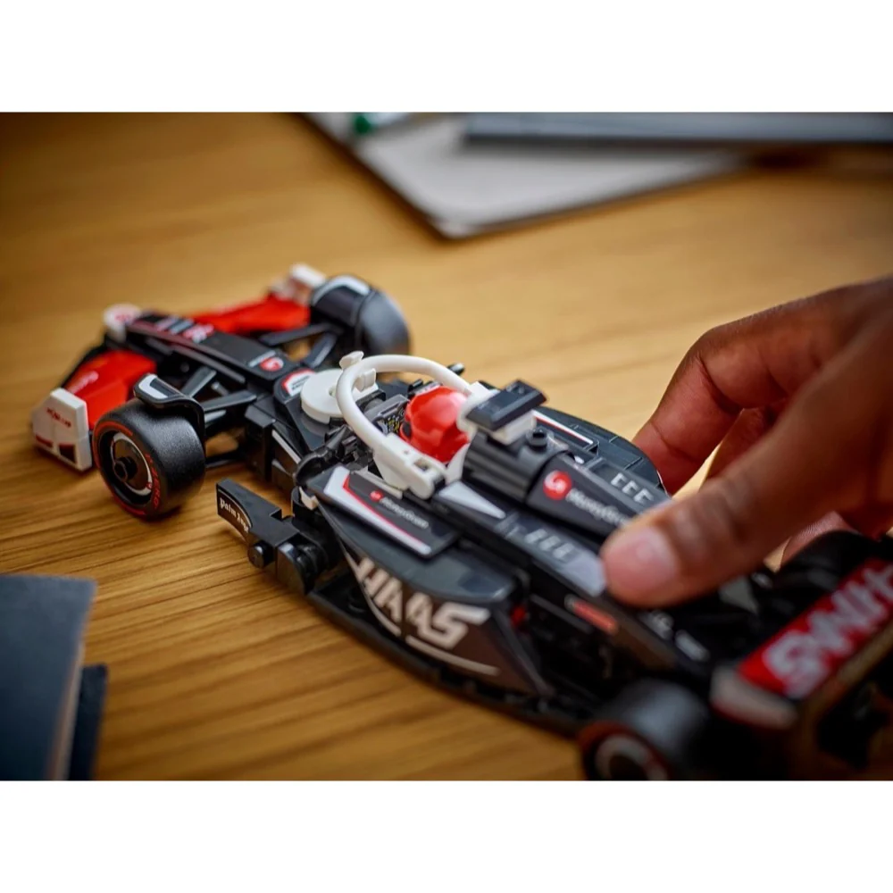 Lego 77250 Speed Champions MoneyGram Haas F1 Team VF-24 Race Car - Image 6
