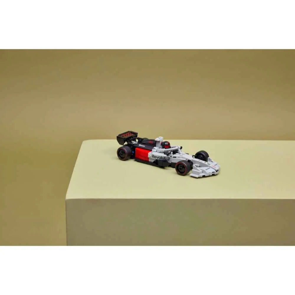 LEGO 77259 Audi Revolut F1 Team R26 Race Car - Image 10