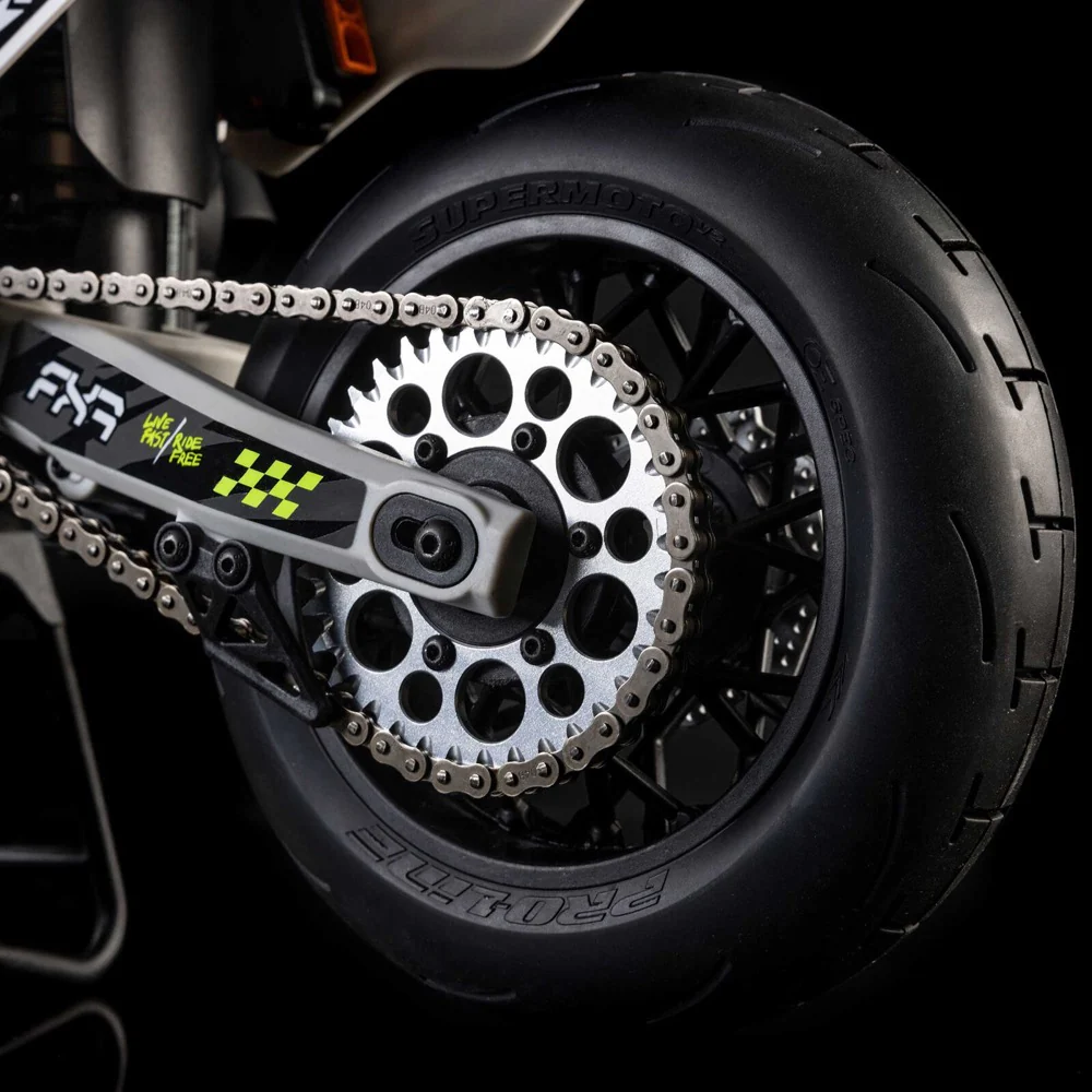 Losi LOS-2310 Promoto-SM 1/4 Super Moto Motorcycle FXR White RTR - Image 25