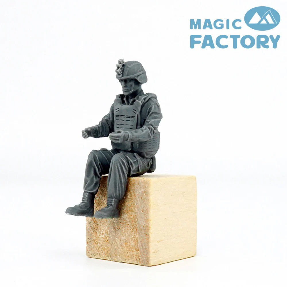 Magic Factory 7502 1/35 USMC MRZR D4 Crew Set - Image 4